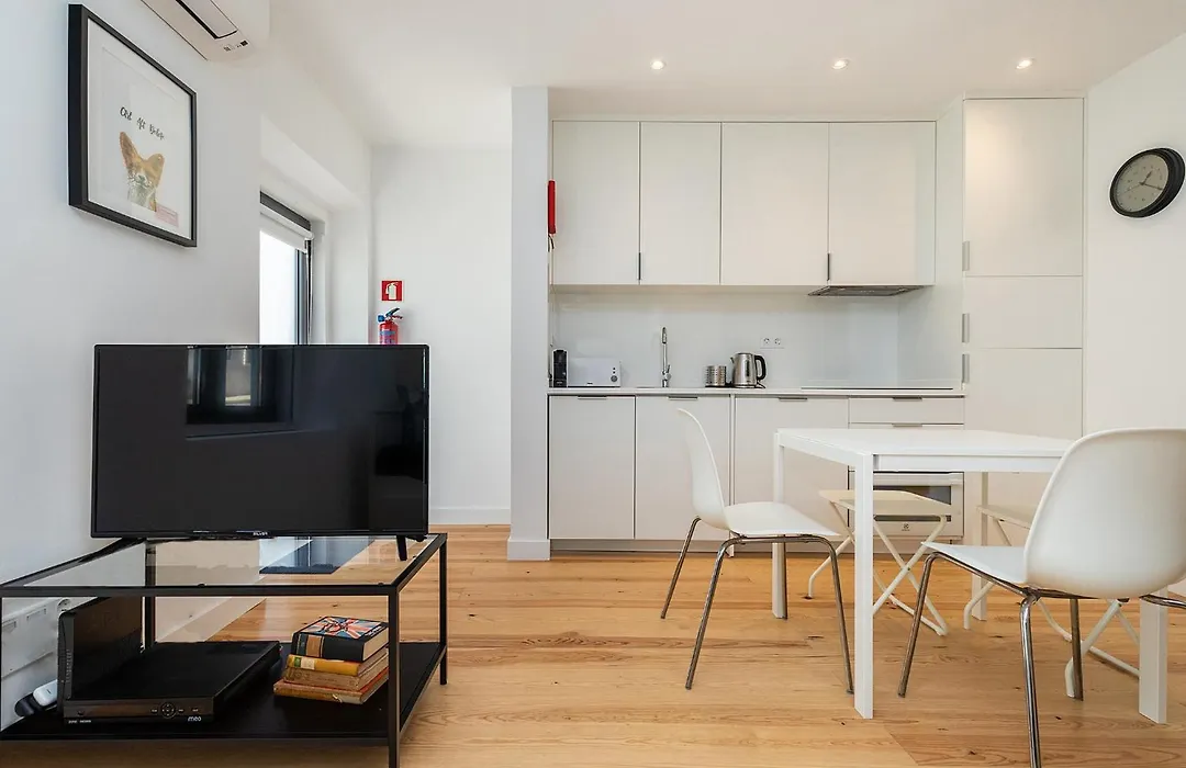 Design And Bright Studios Near Pasteis De Belem-1